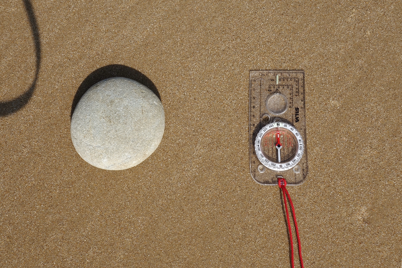 Shadows, compass alignment UK 